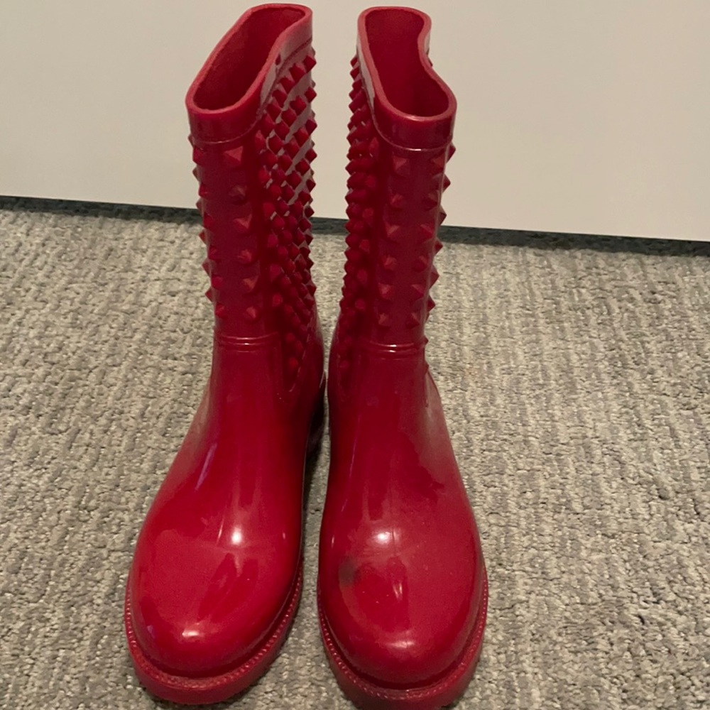 Studded/spiked rain boots